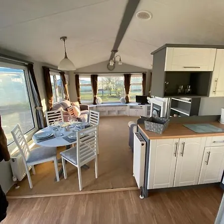 Holiday home 2 Bedroom Static Caravan Near The Lake
