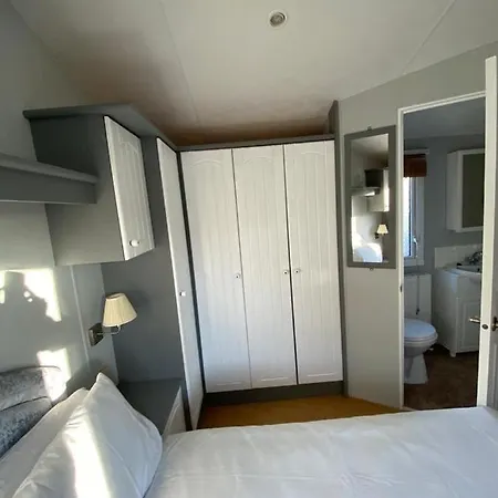 2 Bedroom Static Caravan Near The Lake Holiday home Millom