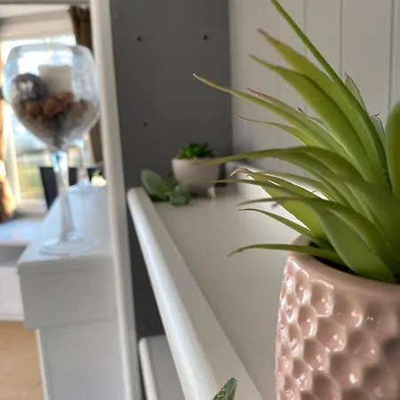 2 Bedroom Static Caravan Near The Lake Holiday home Millom